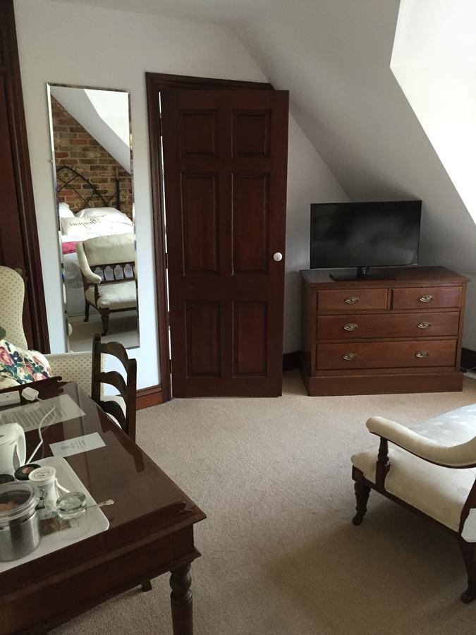 Bed and Breakfast Tudor Place Winnersh Zewnętrze zdjęcie